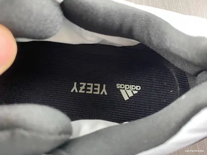 Blue MNVN Tint Boost Yeezy GZ0711 Adidas 700 0609